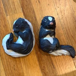 The Snuggle Babies Sculpture Collection skunks pair valentine baby kits cute fur